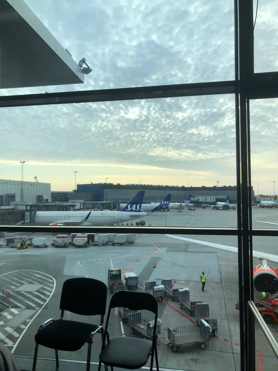 Cảnh sân bay lúc khởi hành